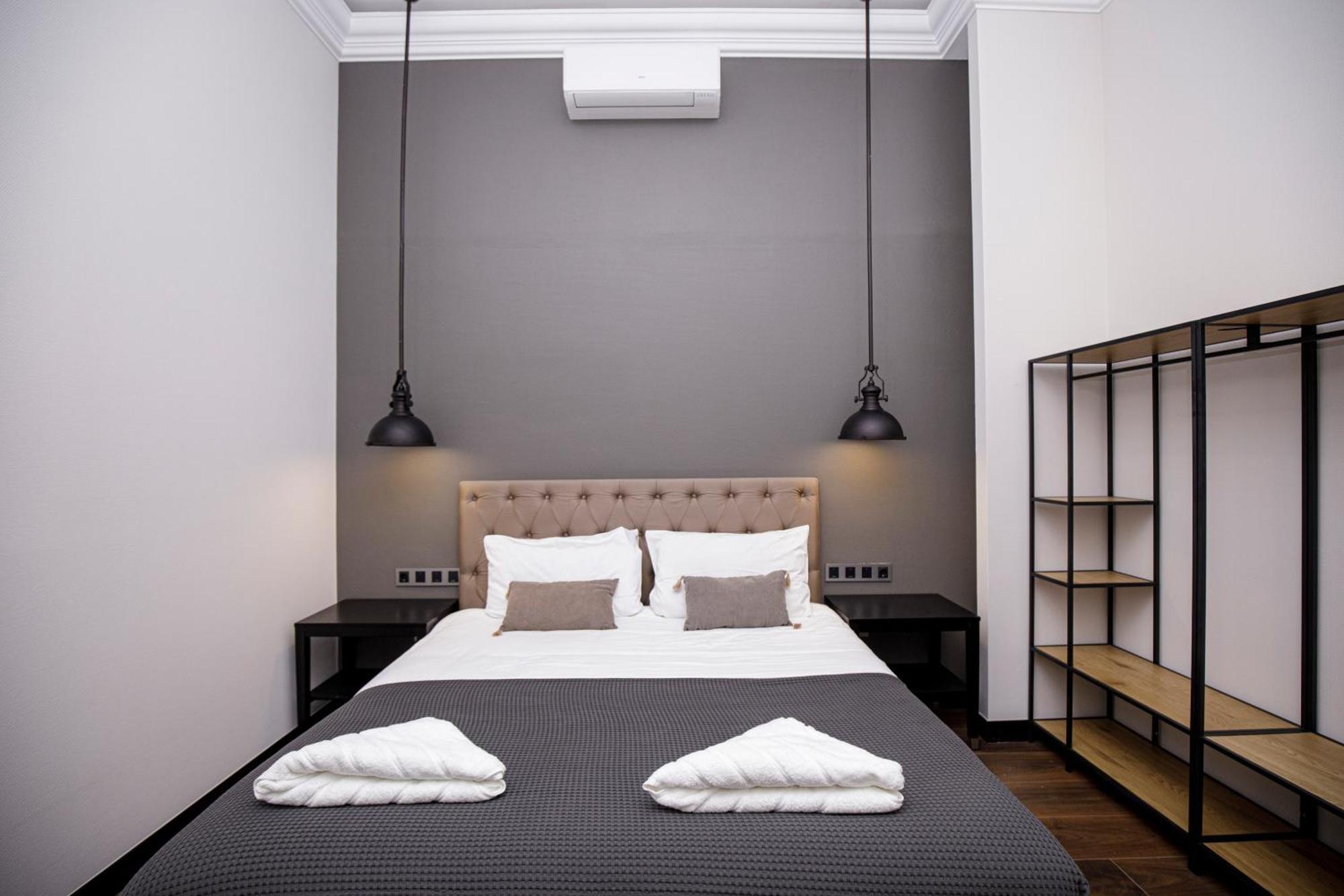 Beautiful Cosy Modern ,19th Century Building Appartement
