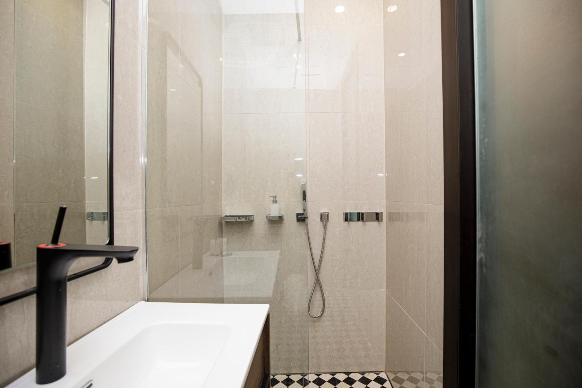 Appartement Beautiful Cosy Modern ,19th Century Building *