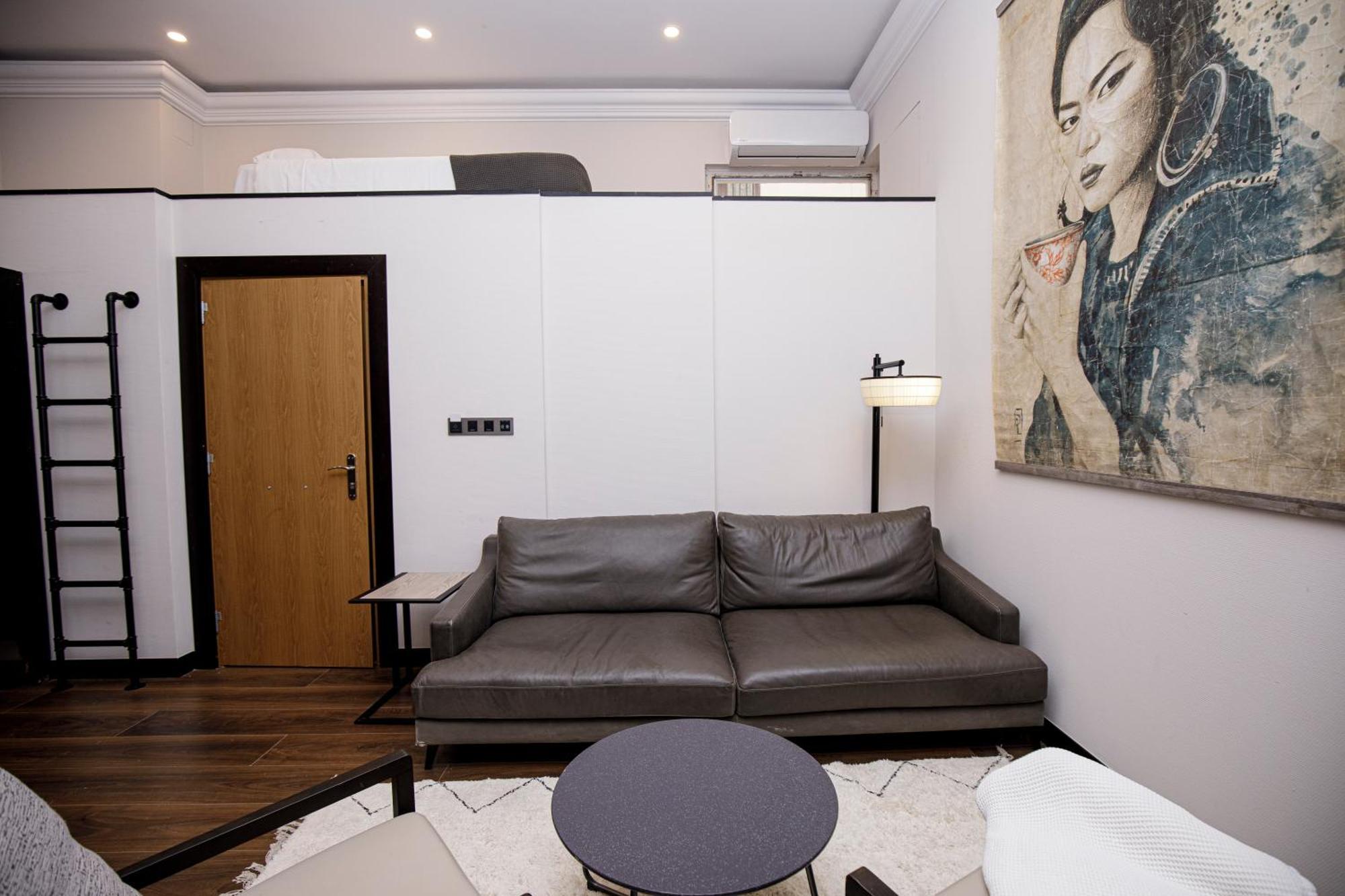 Appartement Beautiful Cosy Modern ,19th Century Building