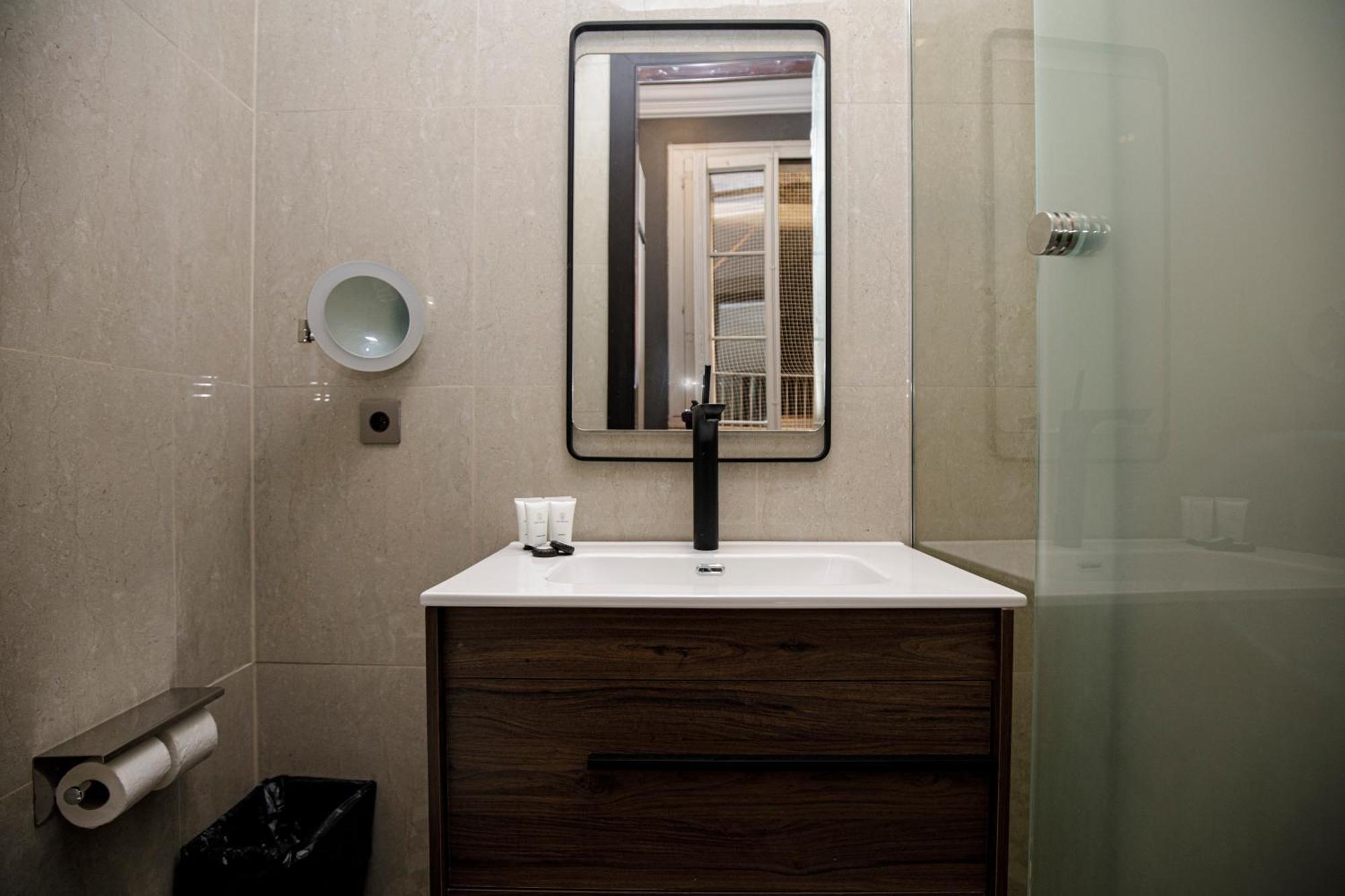 Appartement Beautiful Cosy Modern ,19th Century Building *