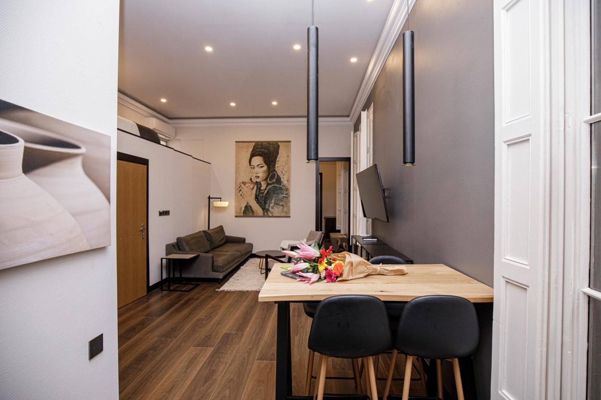 Beautiful Cosy Modern ,19th Century Building Appartement Barcelone